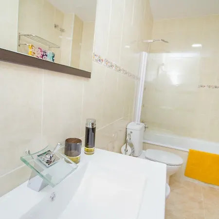 Good Vibes Estudio Deluxe Trinidad 1 Апартаменты Малага